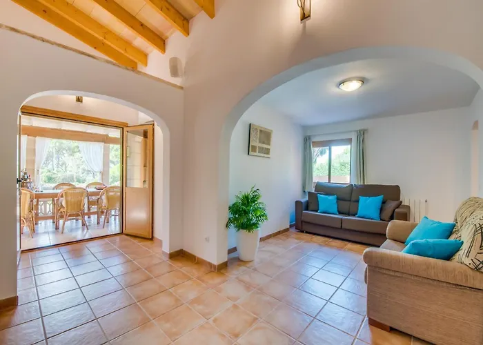 Country House In Cala Mesquida